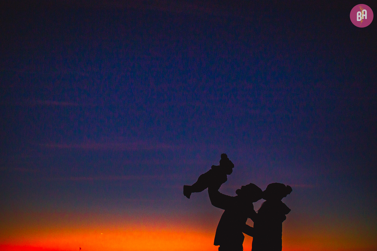 fotografa familia curitiba - acompanhamento bimestral - ensaio externo nascer do sol - bebe