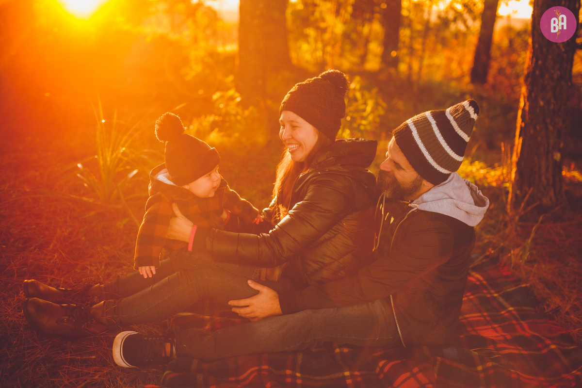fotografa familia curitiba - acompanhamento bimestral - ensaio externo nascer do sol - bebe