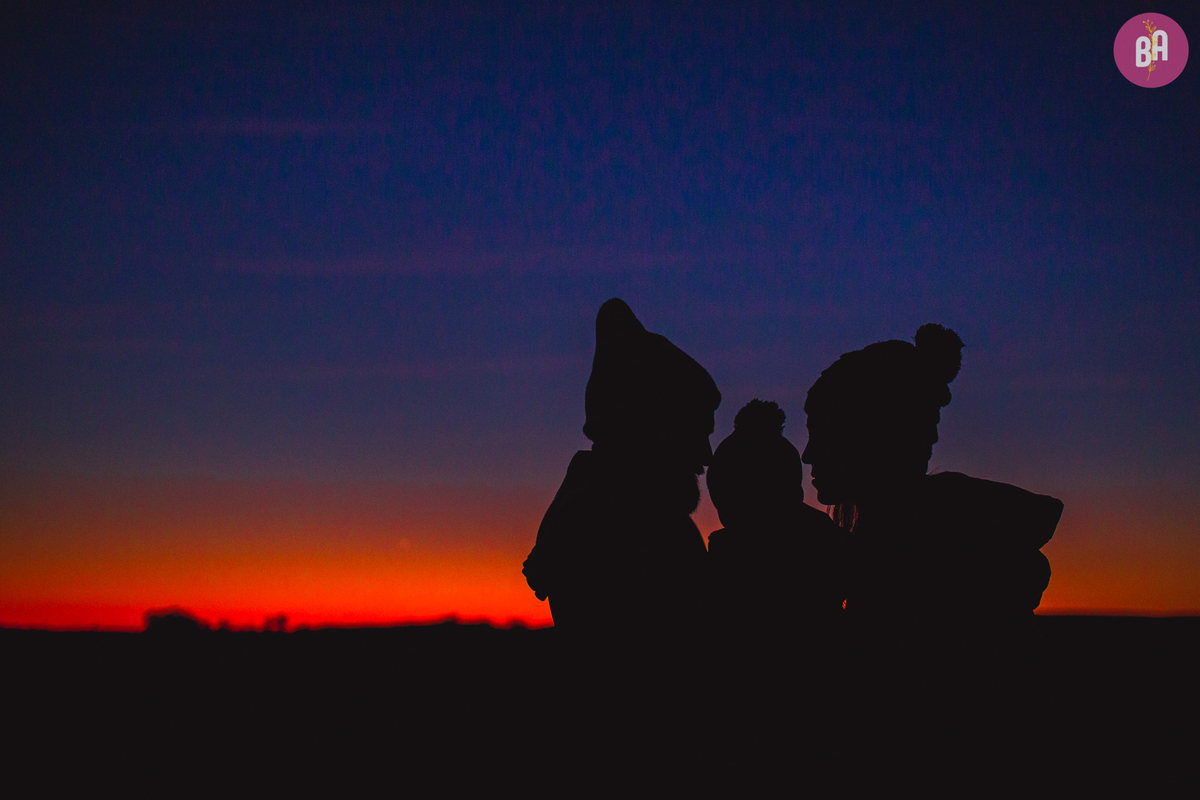 fotografa familia curitiba - acompanhamento bimestral - ensaio externo nascer do sol - bebe