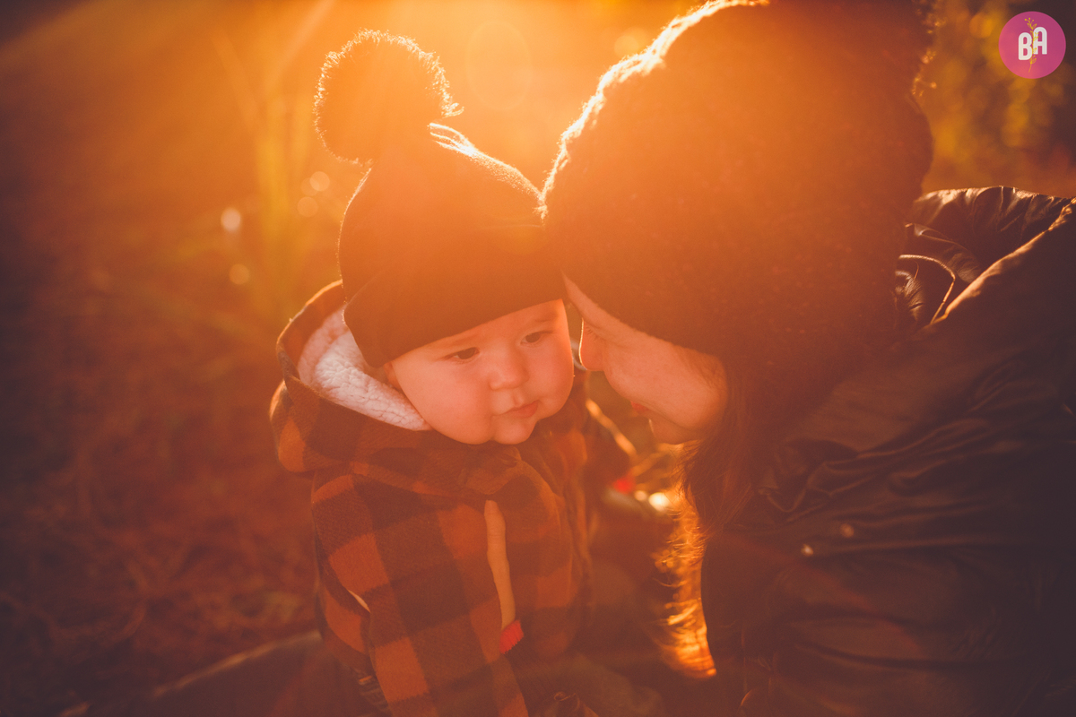fotografa familia curitiba - acompanhamento bimestral - ensaio externo nascer do sol - bebe