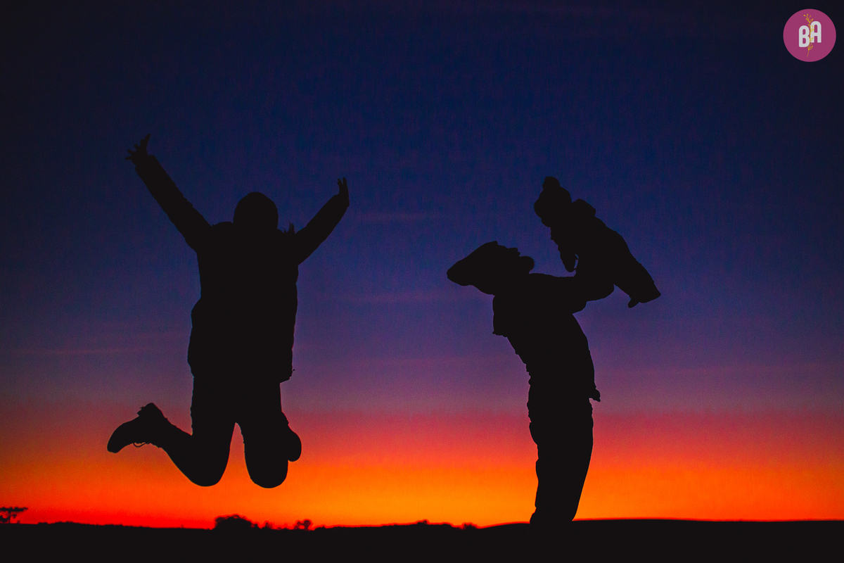 fotografa familia curitiba - acompanhamento bimestral - ensaio externo nascer do sol - bebe