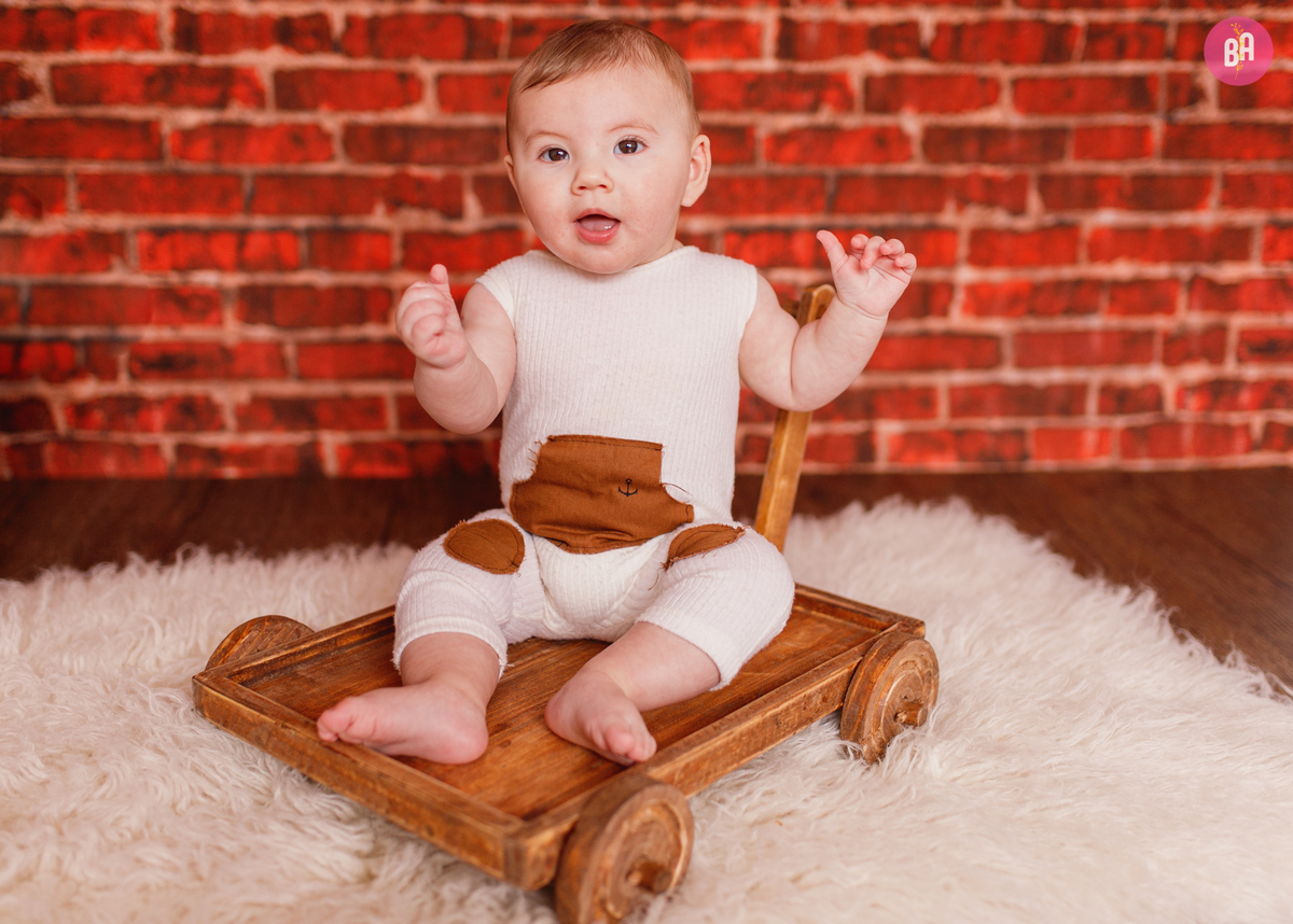 fotografa familia Curitiba - acompanhamento mensal estudio bebe - Artur 6 meses