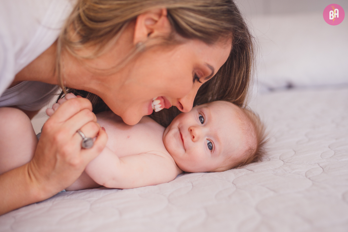 fotografa familia curitiba - ensaio em casa lifestyle - bebe 3 meses 