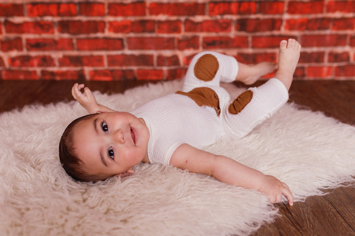 fotografa familia curitiba - acompanhamento mensal - estúdio Gabriel 6 meses