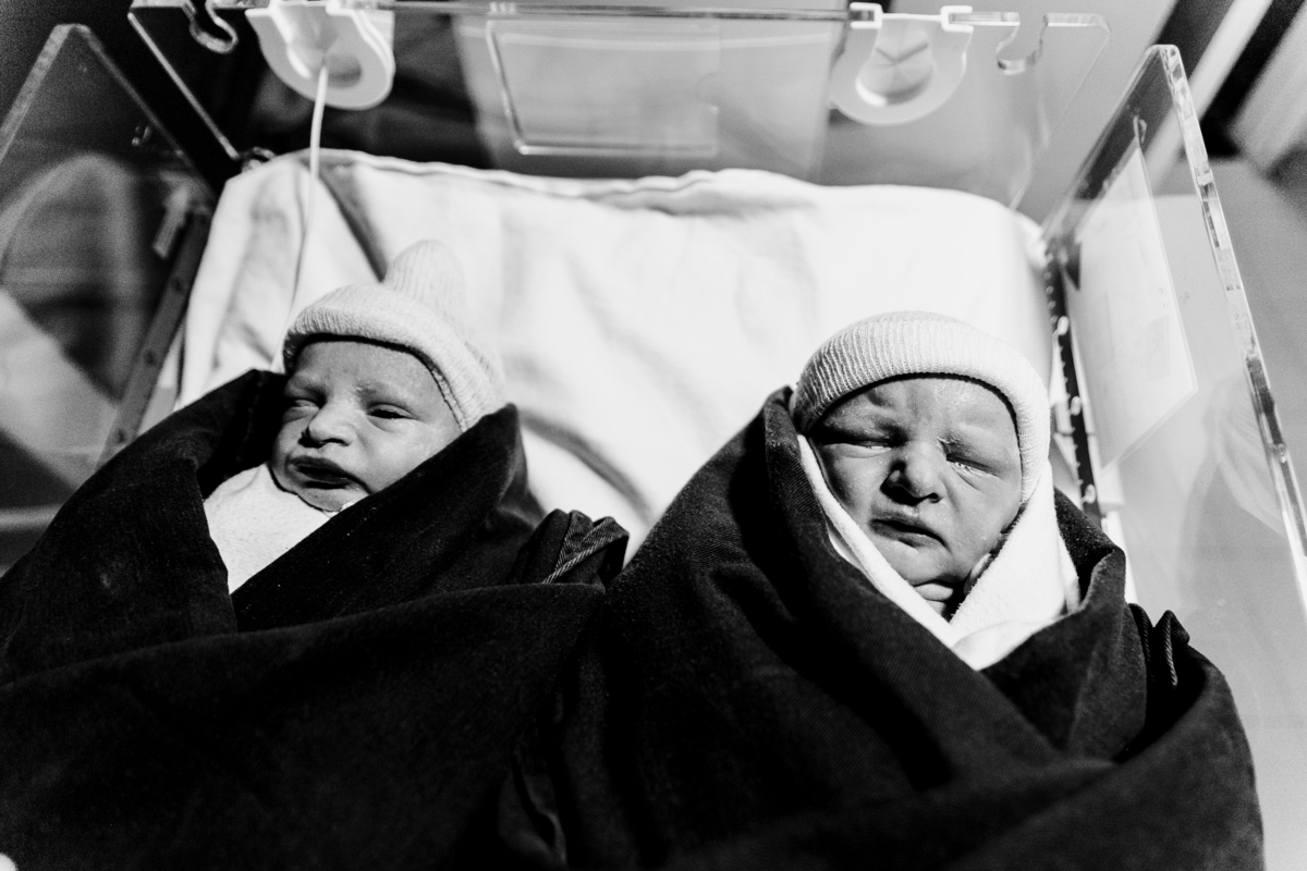 fotografa familia em curitiba - nascimento gemeras Enzo e Gael - hospital graças