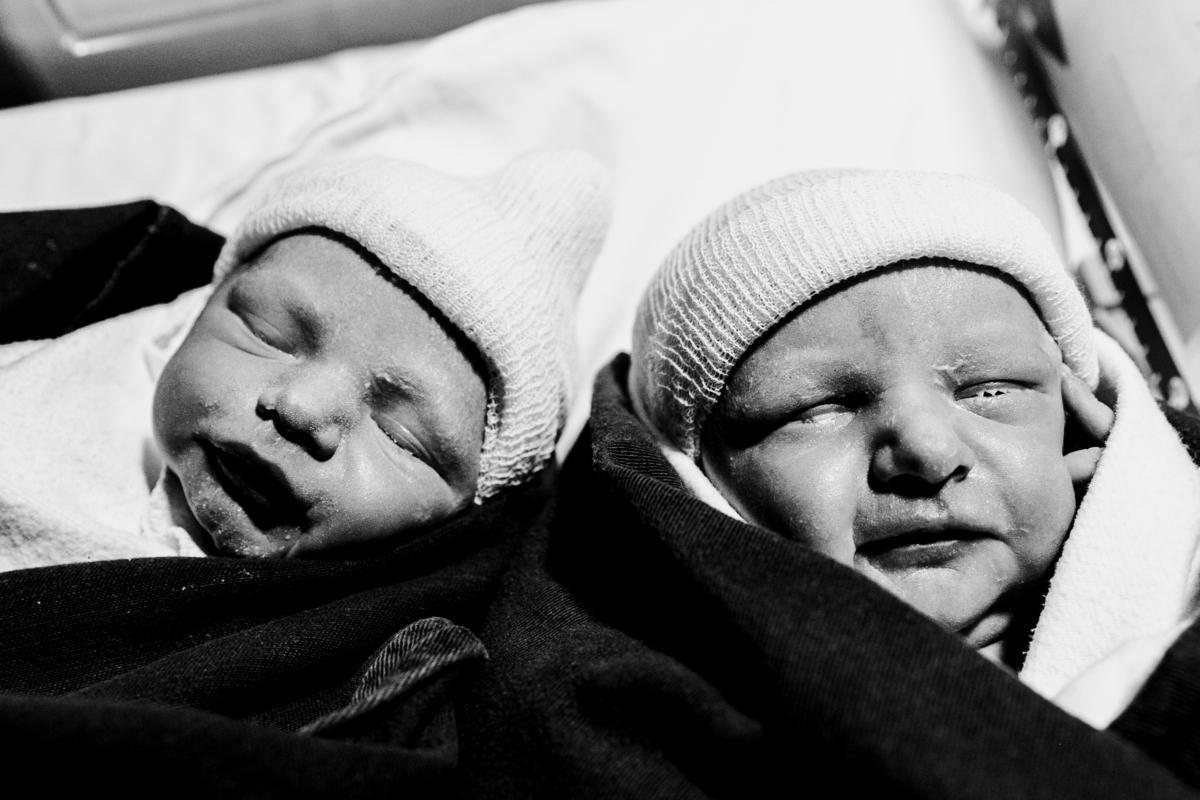 fotografa familia em curitiba - nascimento gemeras Enzo e Gael - hospital graças