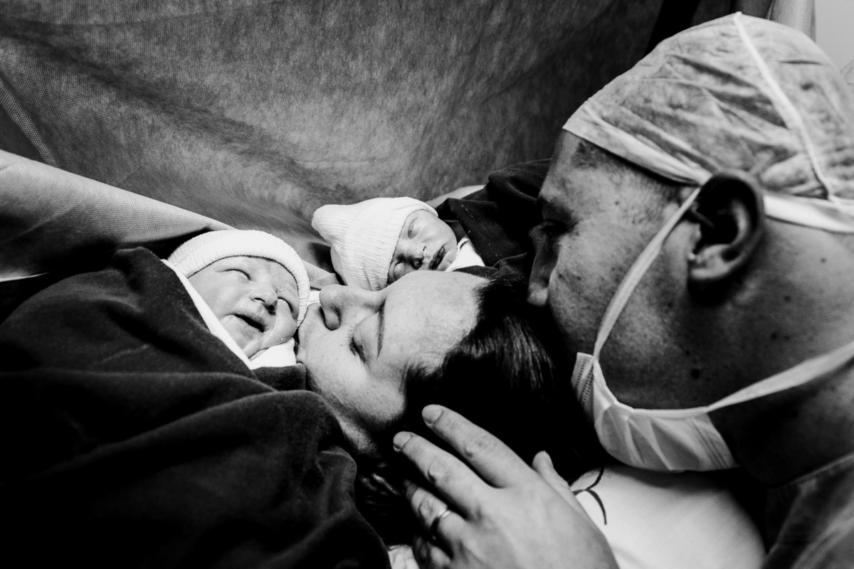 fotografa familia em curitiba - nascimento gemeras Enzo e Gael - hospital graças