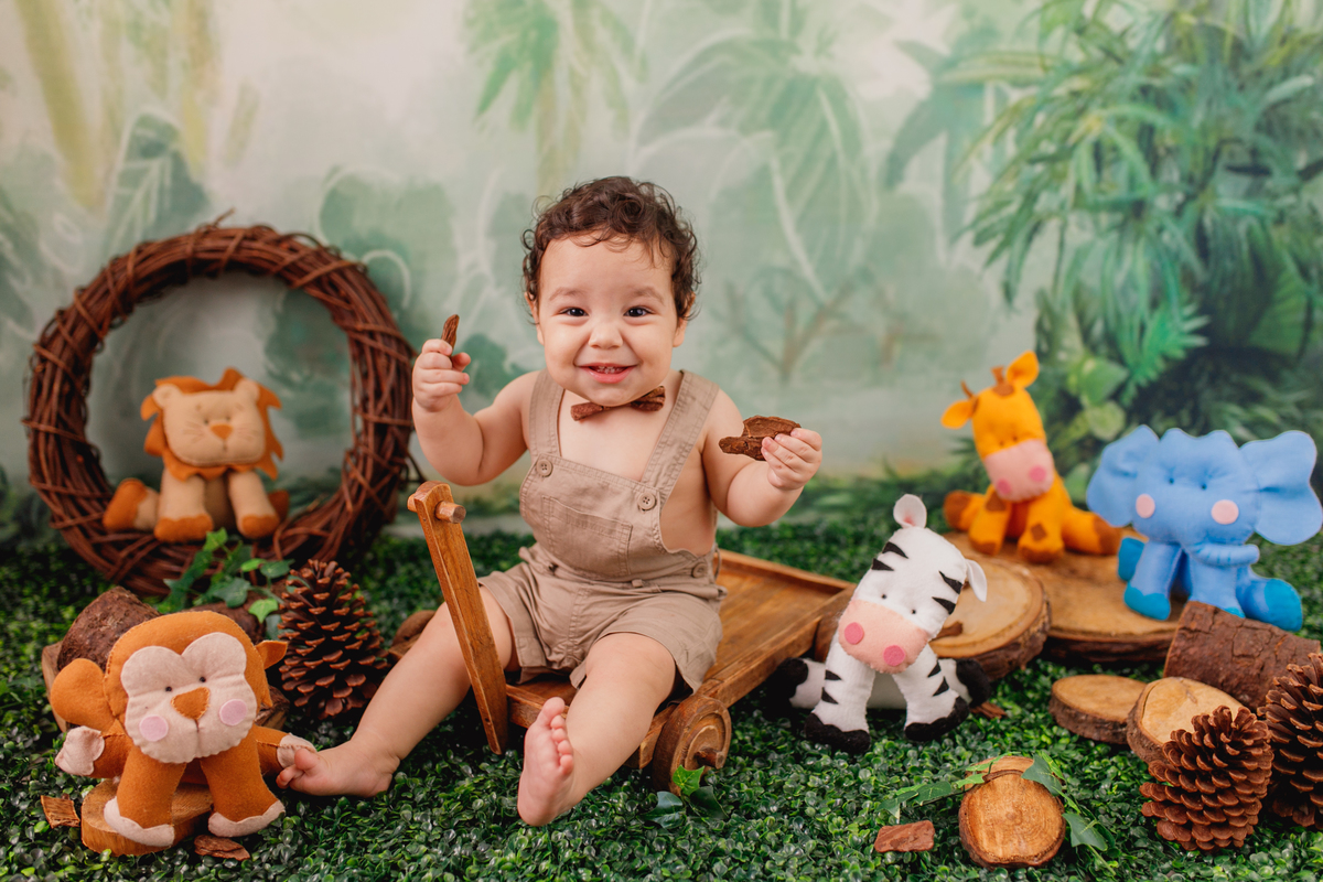 fotografa familia curitiba - ensaio de acompanhamento em estúdio - Noah menino 12 meses