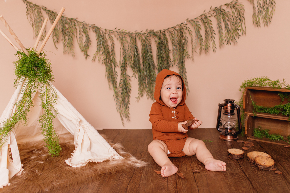 fotografa familia curitiba - ensaio de acompanhamento em estúdio - Noah menino 12 meses