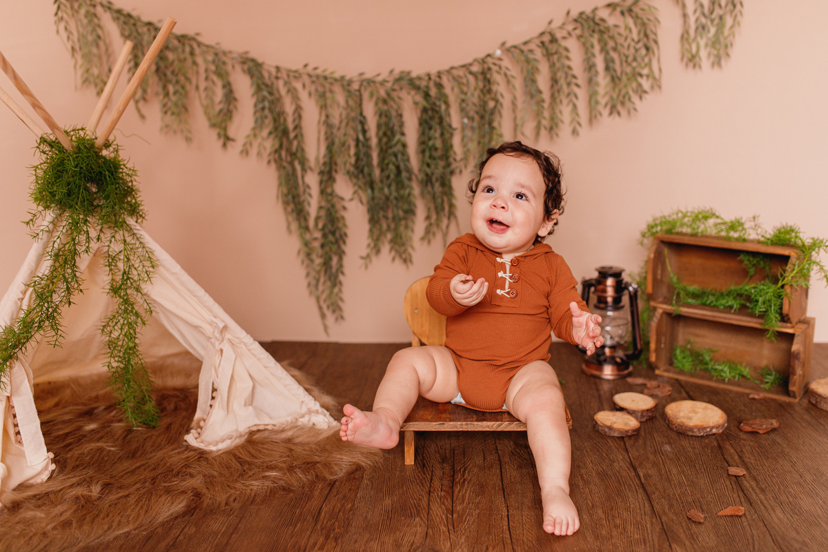 fotografa familia curitiba - ensaio de acompanhamento em estúdio - Noah menino 12 meses