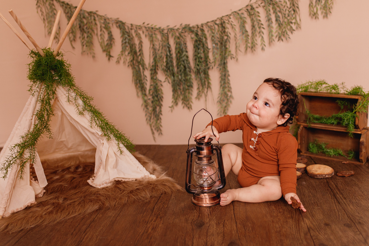 fotografa familia curitiba - ensaio de acompanhamento em estúdio - Noah menino 12 meses