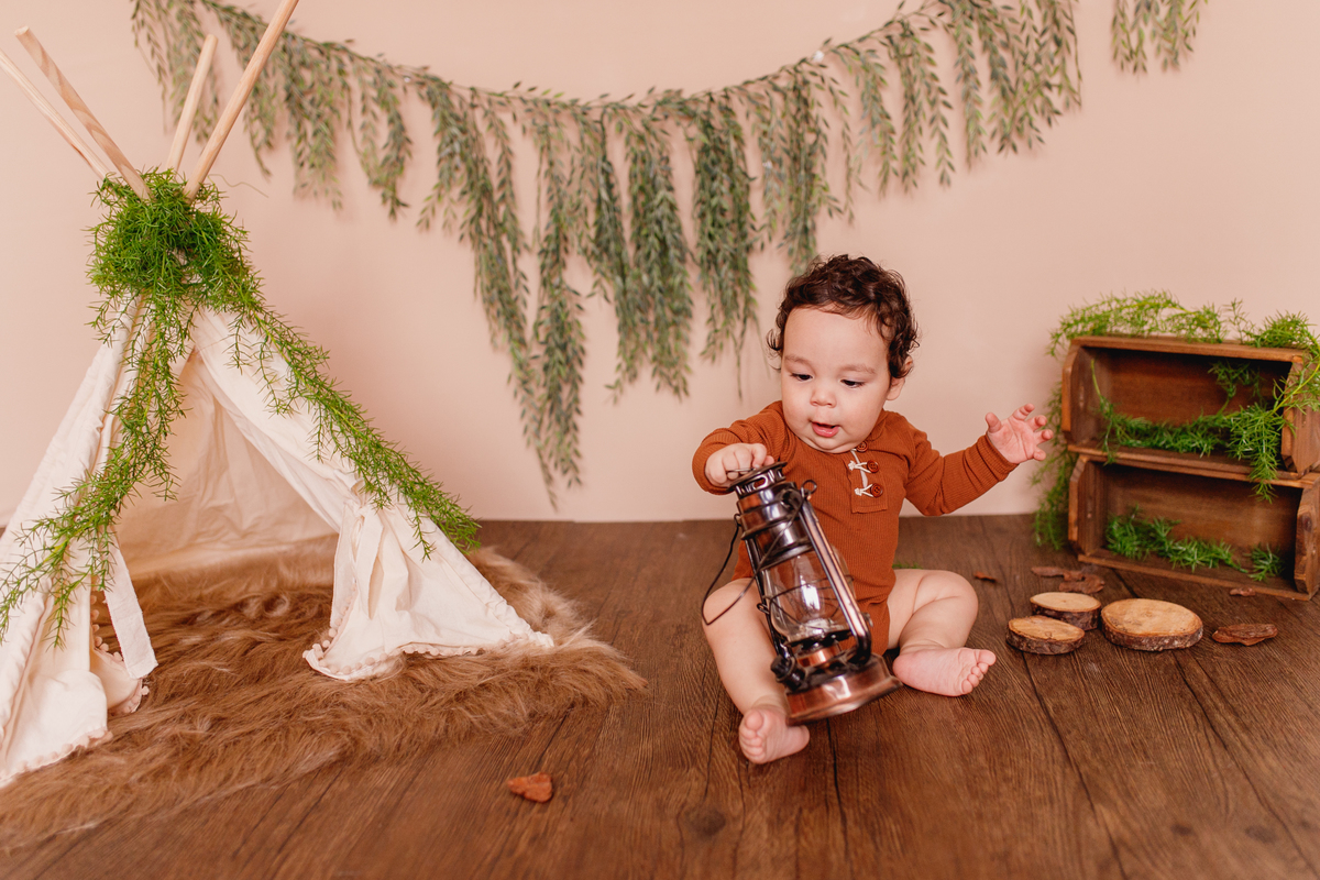 fotografa familia curitiba - ensaio de acompanhamento em estúdio - Noah menino 12 meses