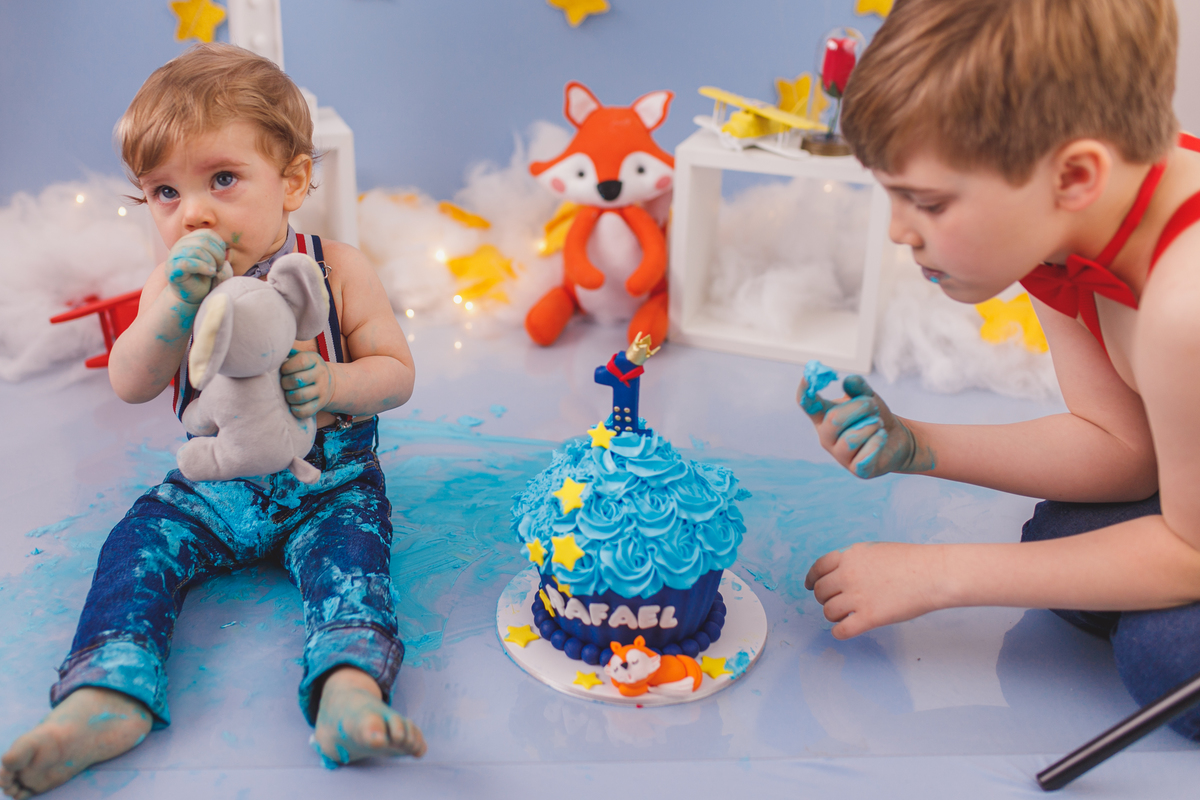 fotografa familia curitiba - smash the cake Rafael pequeno principe