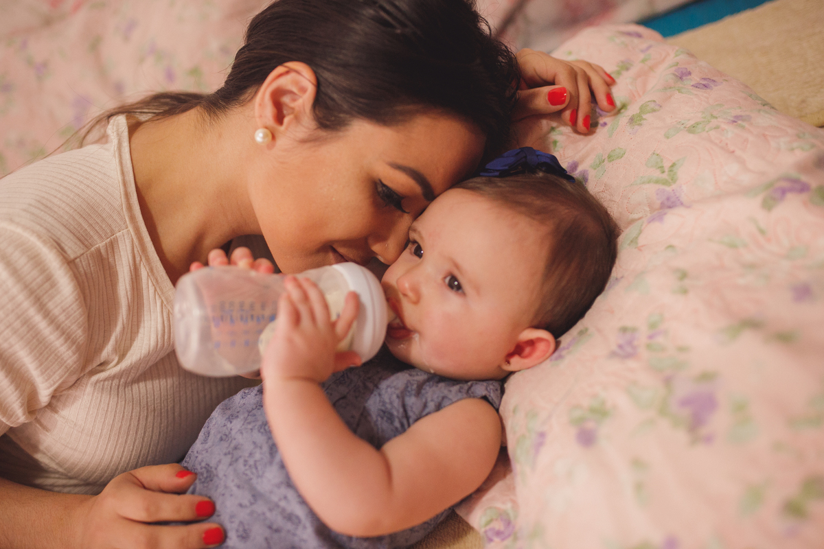 fotografa familia curitiba - ensaio lifestyle em casa bebe