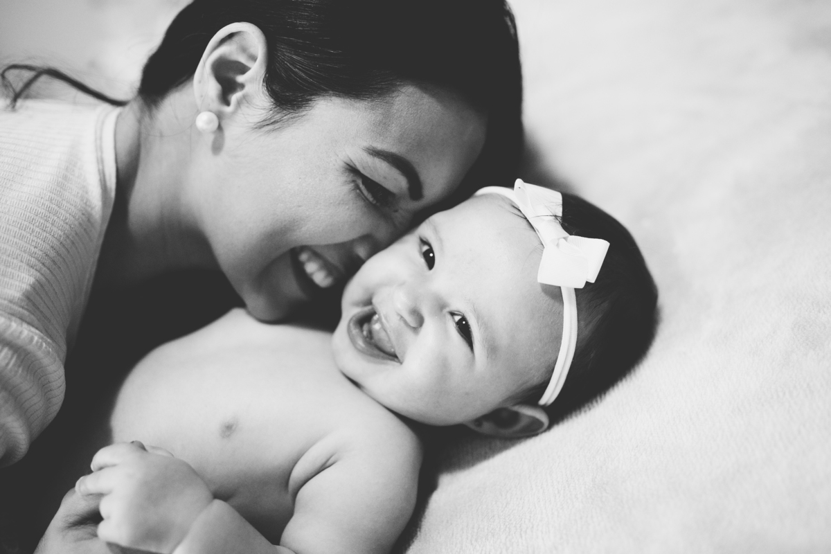 fotografa familia curitiba - ensaio lifestyle em casa bebe