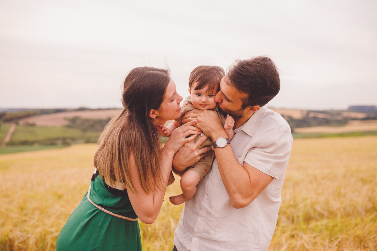 fotografa familia curitiba - ensaio externo acompanhamento 6 meses italofotografa familia curitiba - ensaio externo acompanhamento 6 meses italo
