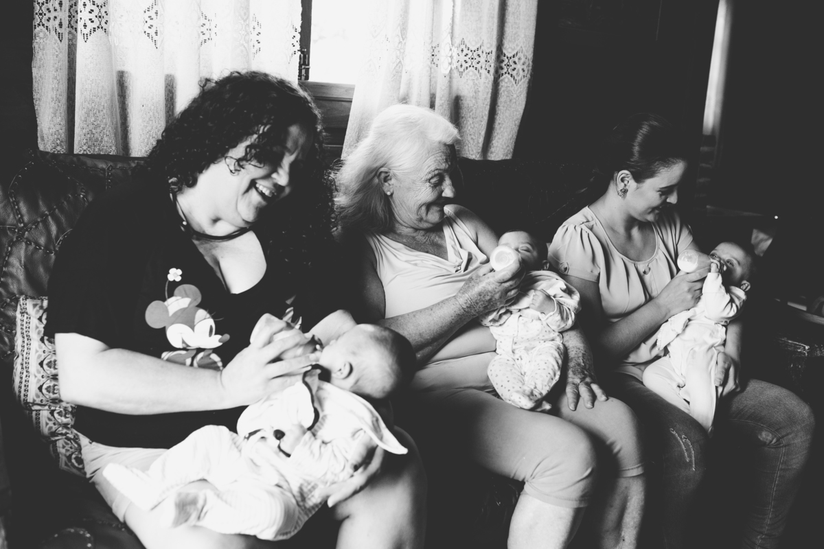 fotografa familia curitiba - lifestyle trigemeas