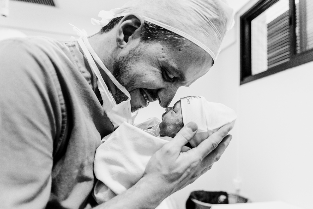 fotografa familia curitiba - nascimento gêmeos Arthur e victoria