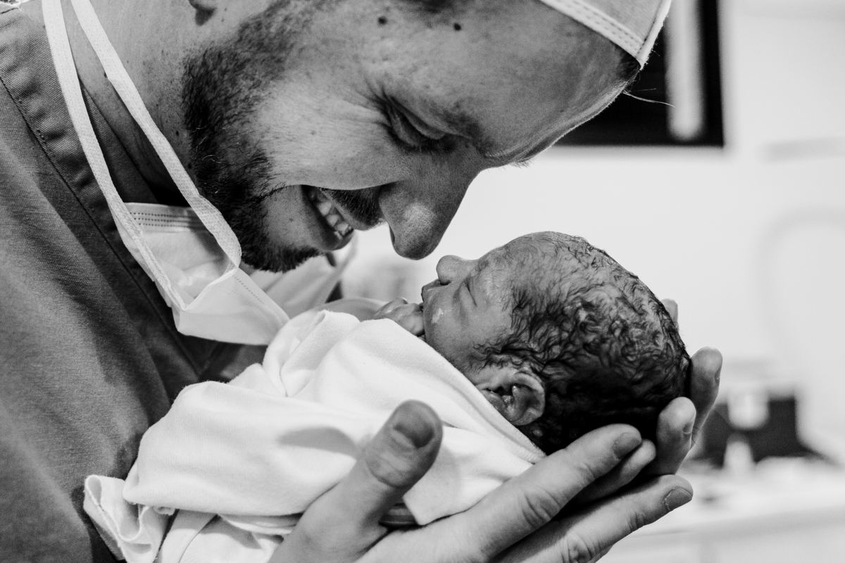 fotografa familia curitiba - nascimento gêmeos Arthur e victoria