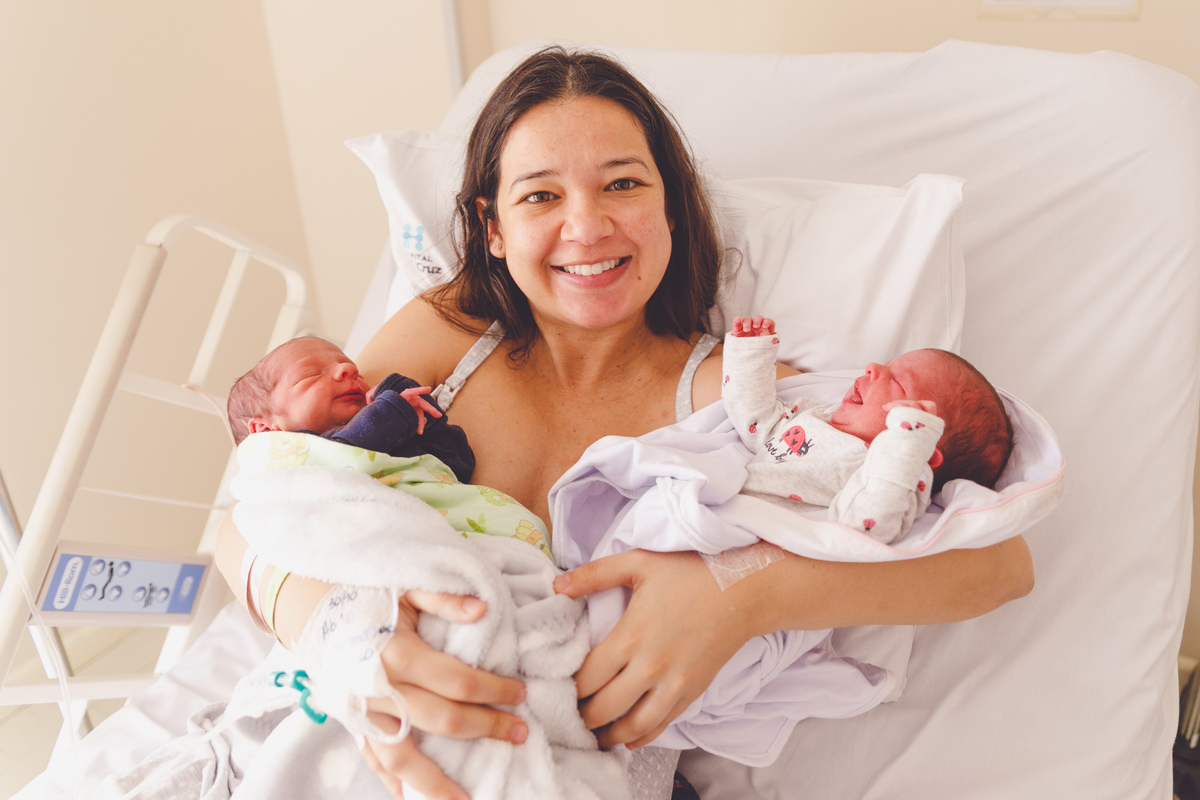 fotografa familia curitiba - nascimento gêmeos Arthur e victoria