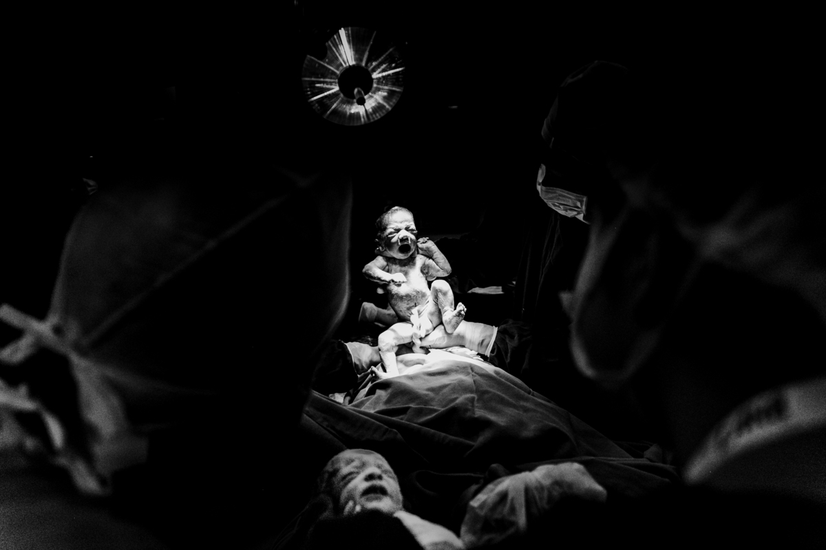 fotografa familia curitiba - nascimento gêmeos Arthur e victoria