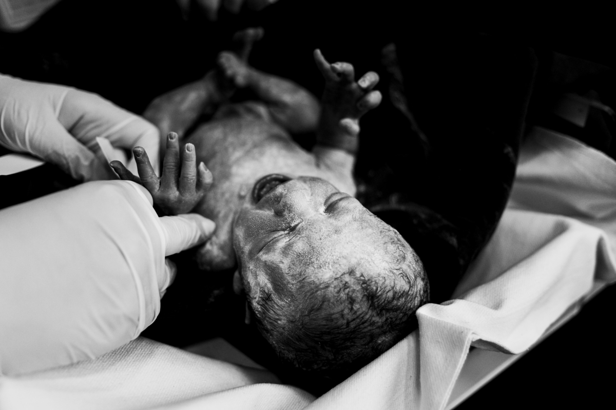 fotografa familia curitiba - nascimento gêmeos Arthur e victoria