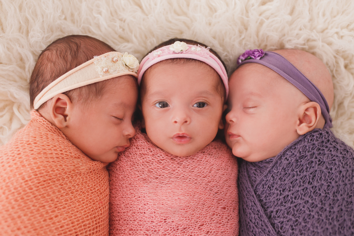 fotografa familia curitiba - newborn trigemeas