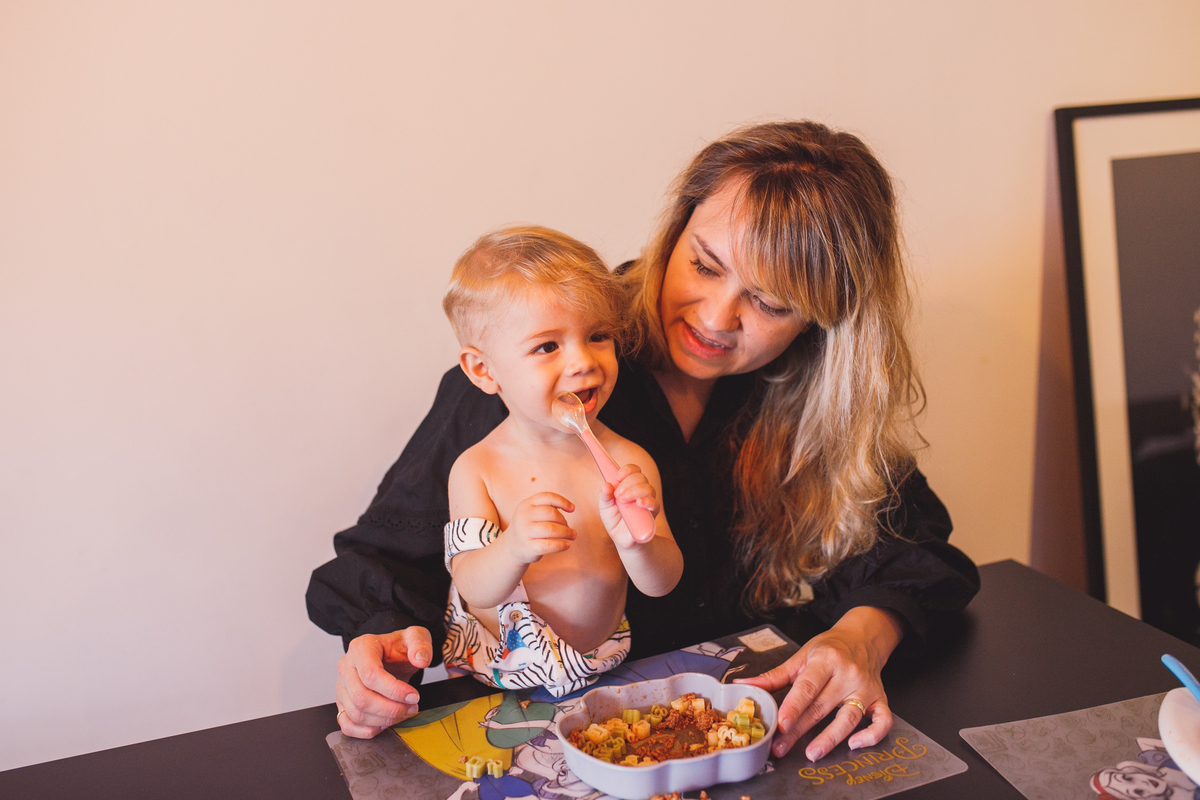 fotografa familia curitiba - ensaio lifestyle em casa moses