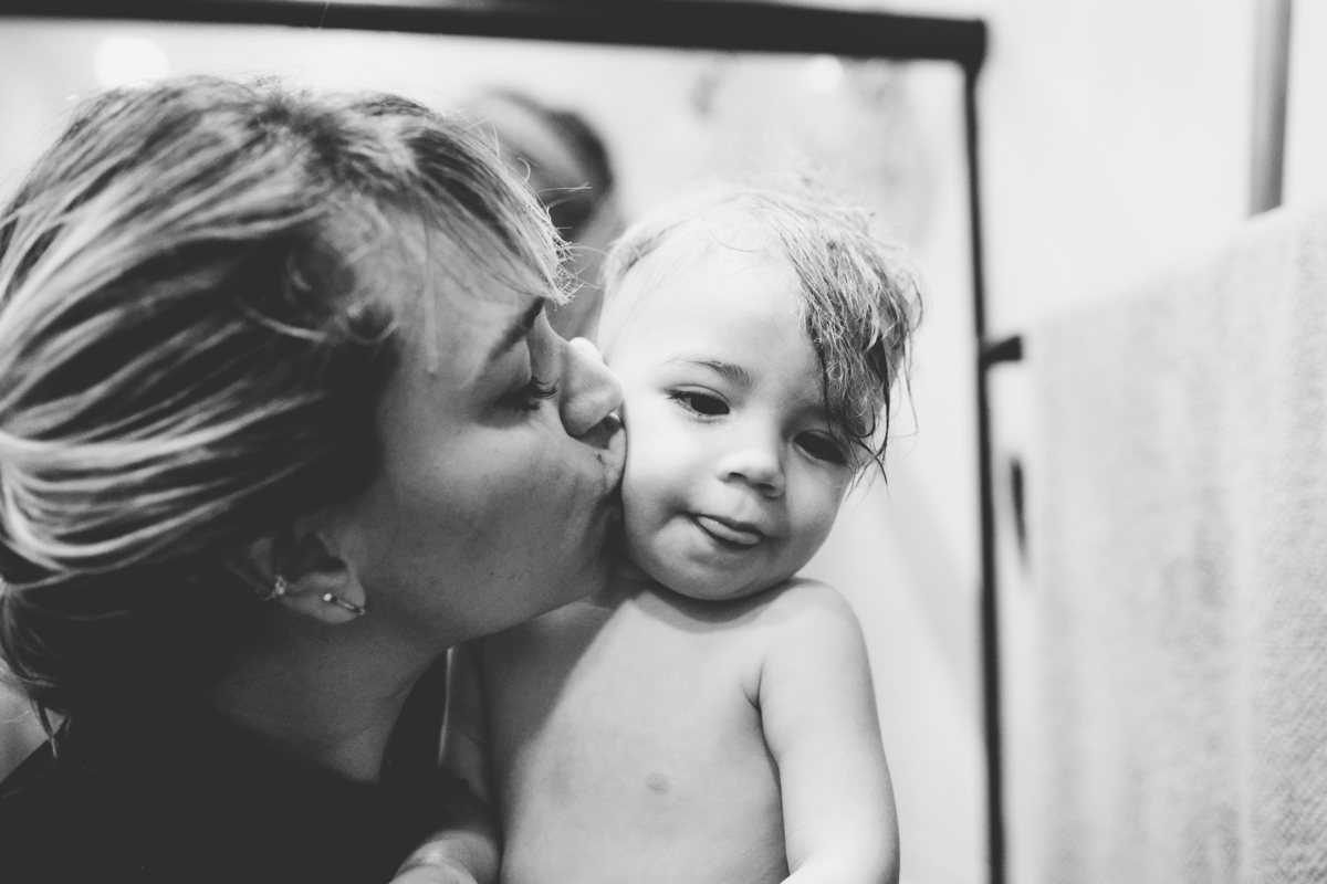 fotografa familia curitiba - ensaio lifestyle em casa moses