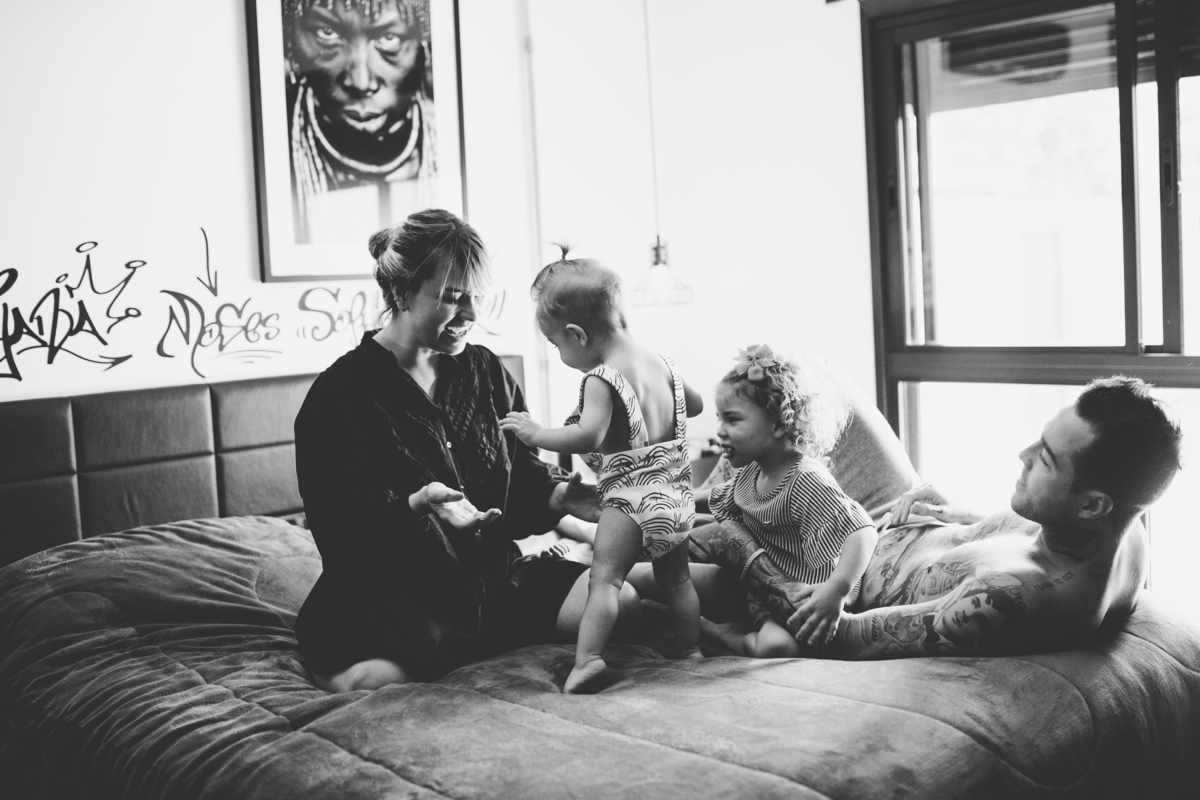 fotografa familia curitiba - ensaio lifestyle em casa moses