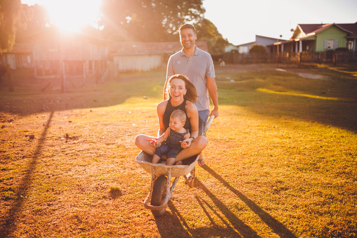 fotografa familia curitiba - ensaio externo bebe por do sol