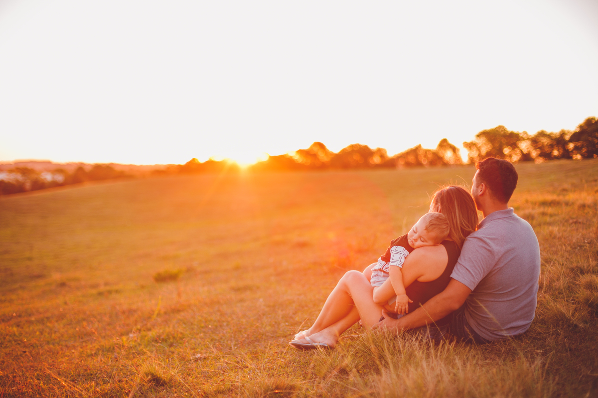 fotografa familia curitiba - ensaio externo bebe por do sol