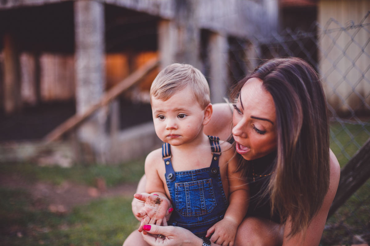 fotografa familia curitiba - ensaio externo bebe por do sol