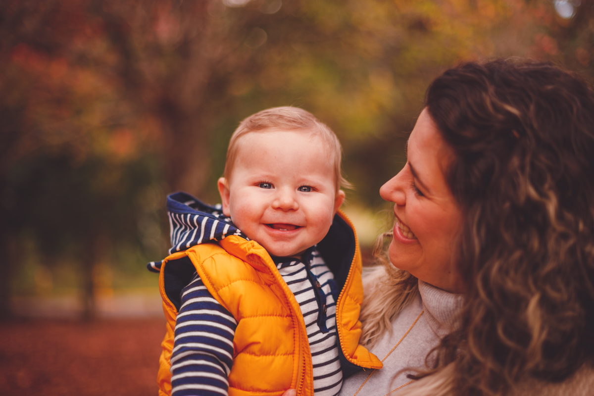 fotografa familia curitiba - ensaio externo acompanhamento 8 meses bosque papa