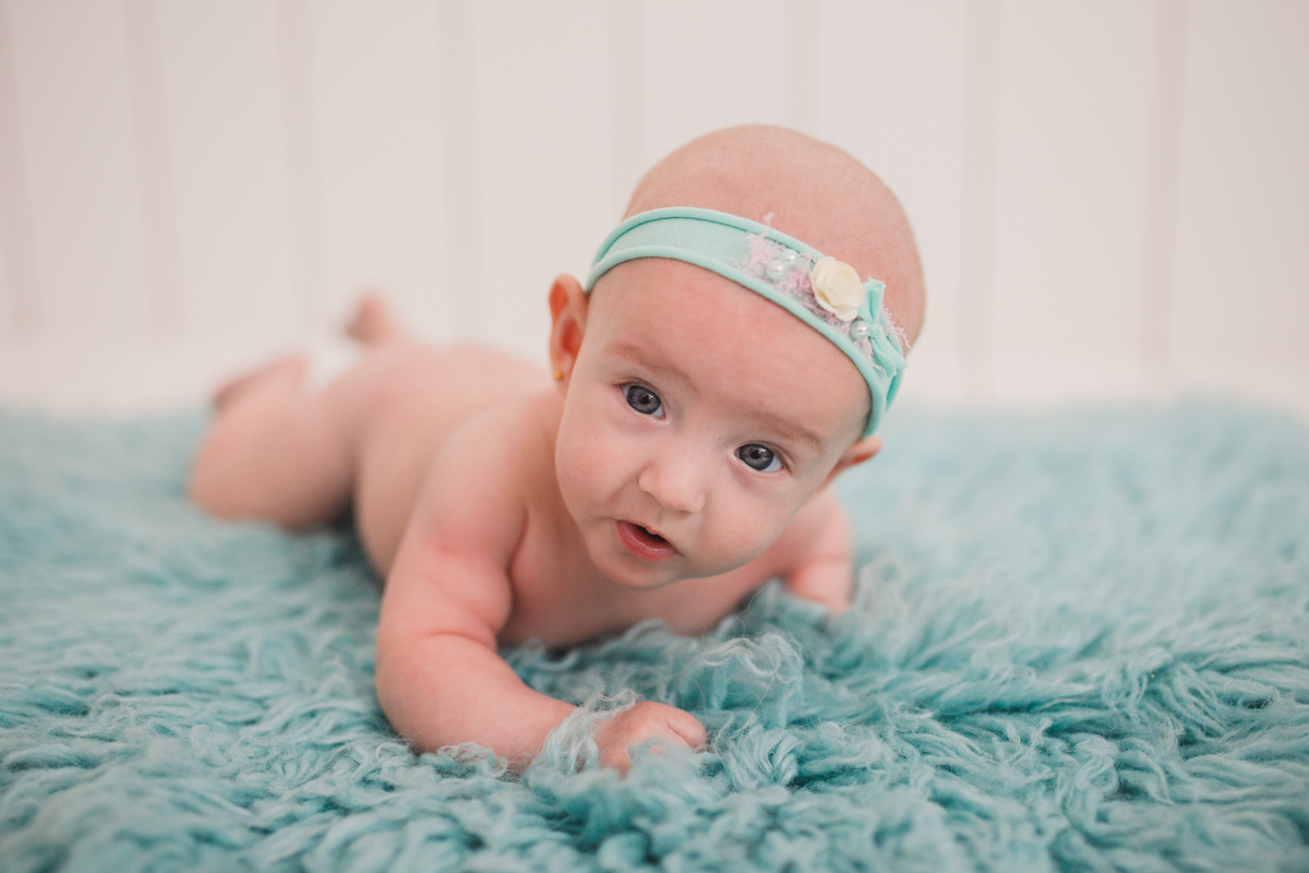 fotografa familia curitiba - acompanhamento estúdio bebe menina olivia