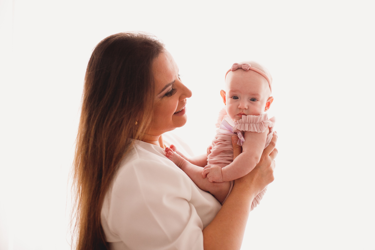 fotografa familia curitiba - acompanhamento estúdio bebe menina olivia