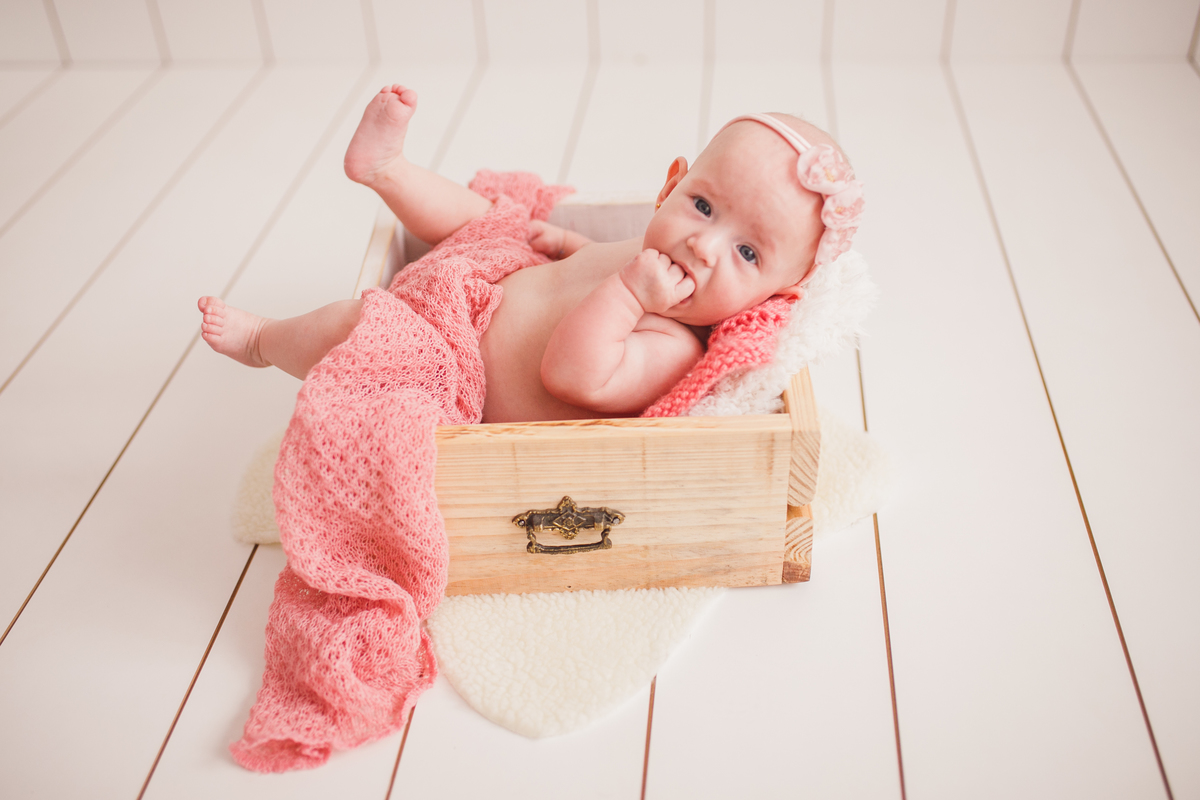 fotografa familia curitiba - acompanhamento estúdio bebe menina olivia