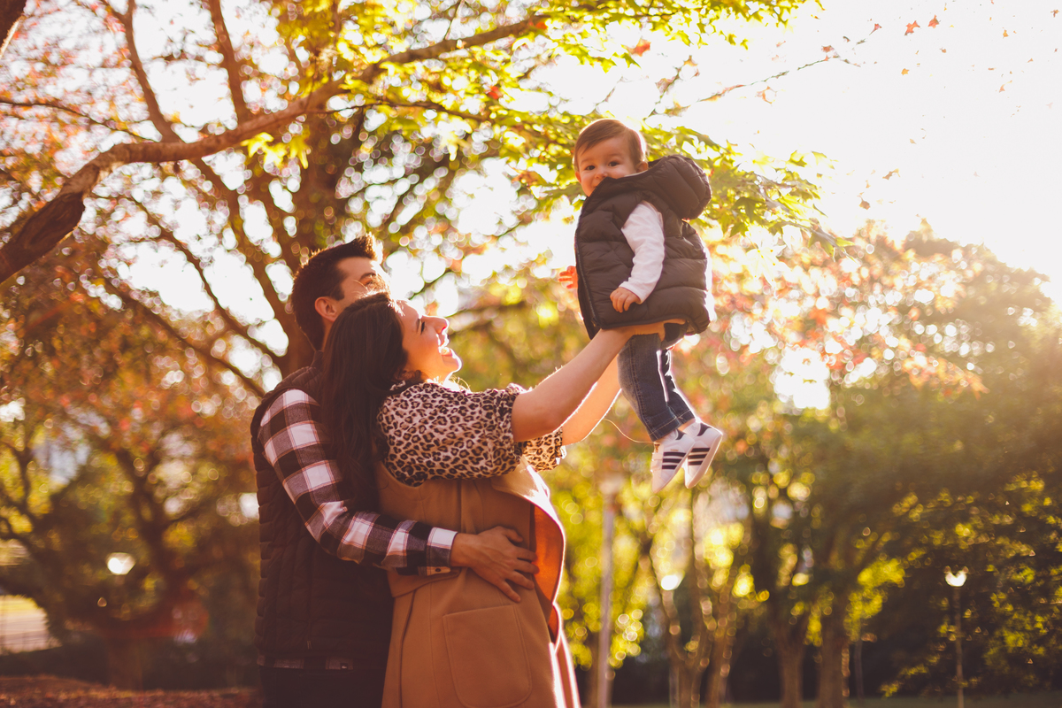 fotografa familia curitiba - externo bosque outono bebe menino 