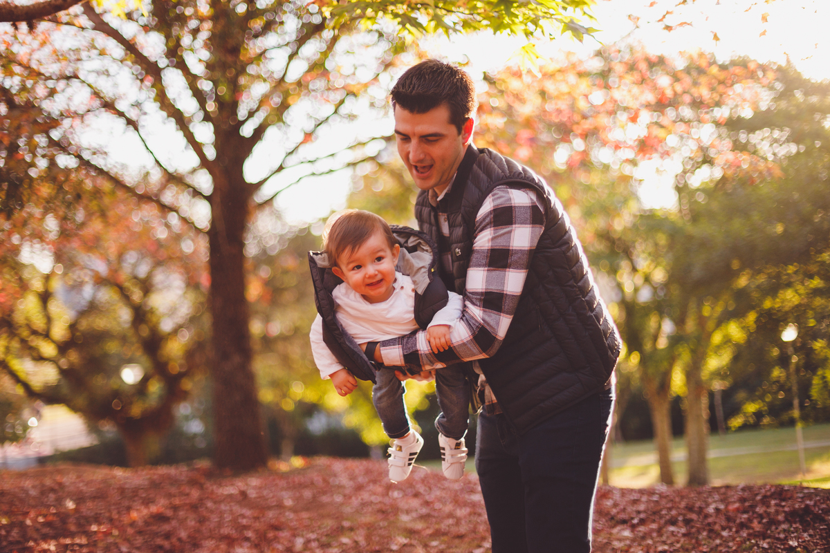 fotografa familia curitiba - externo bosque outono bebe menino 