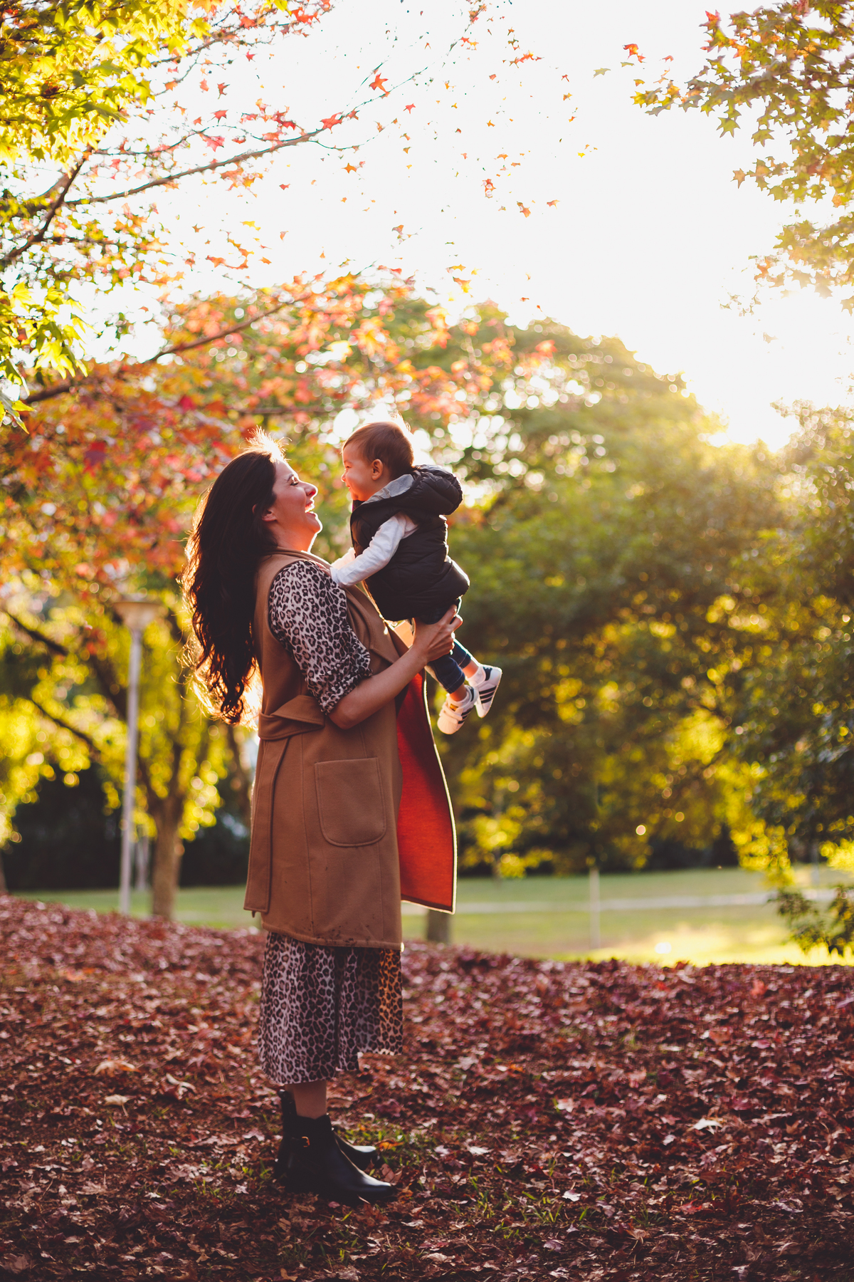 fotografa familia curitiba - externo bosque outono bebe menino 