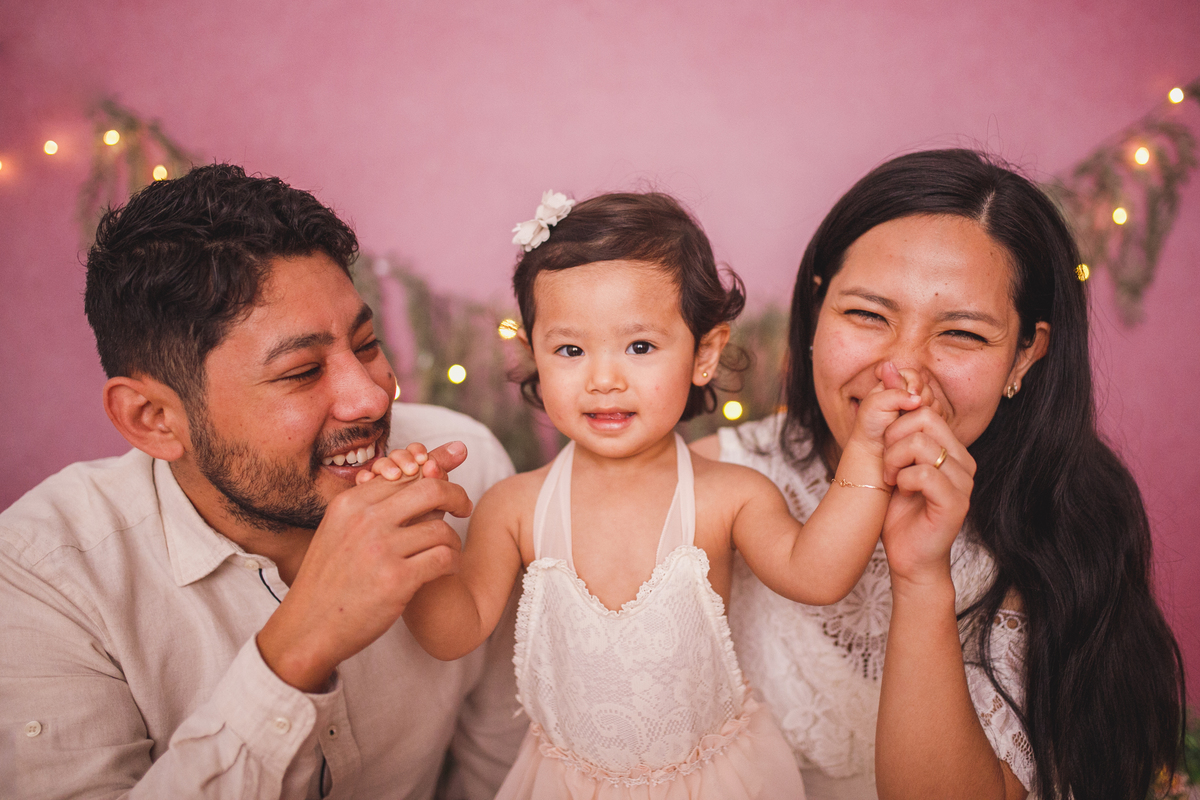 fotografa familia curitiba - ensaio estudio cerejeiras menina bebe