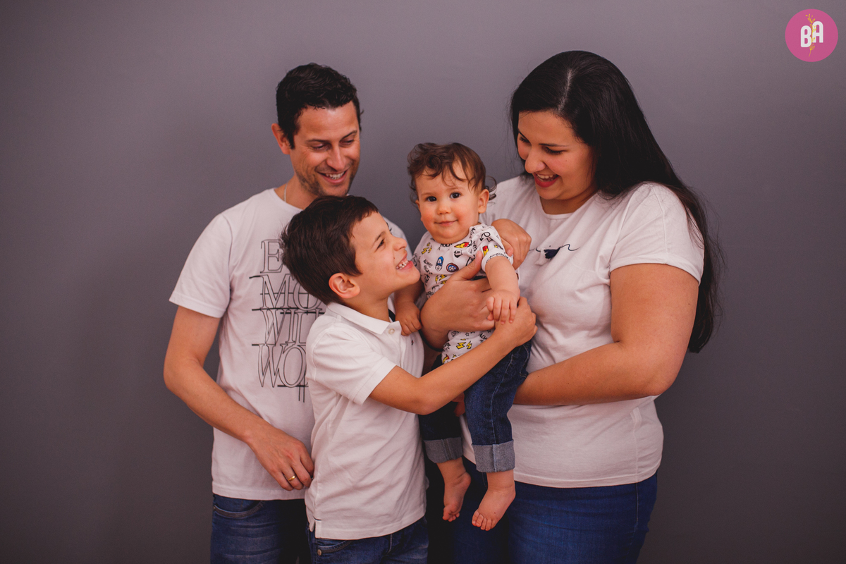 fotografa familia curitiba - ensaio estúdio bolo smash the cake