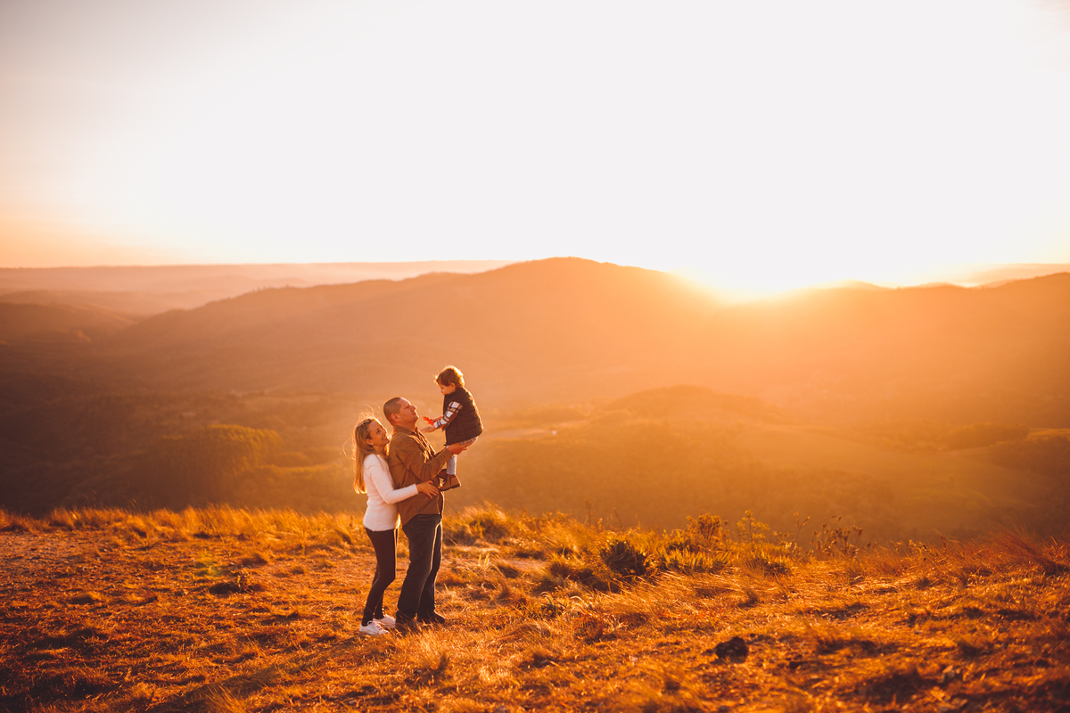fotografa familia Curitiba - nascer do sol morro do cal familia dany
