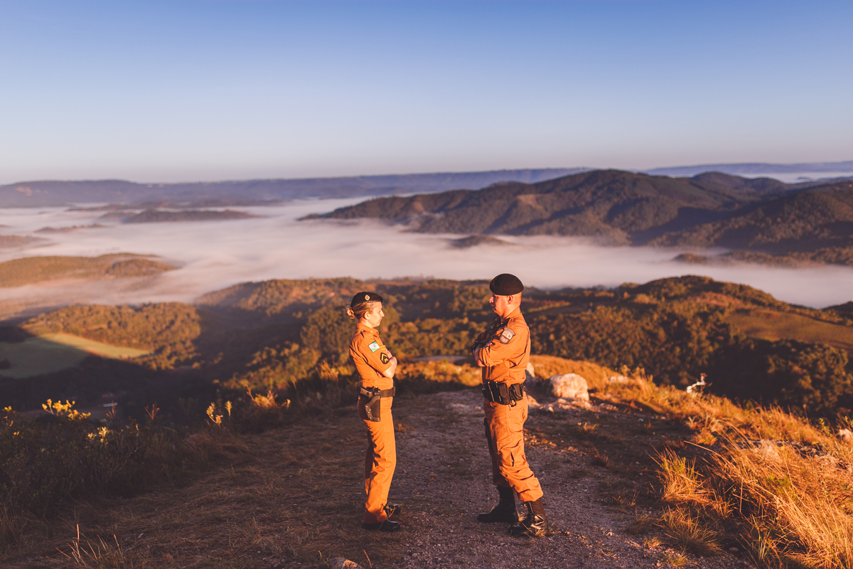 fotografa familia Curitiba - nascer do sol morro do cal familia dany