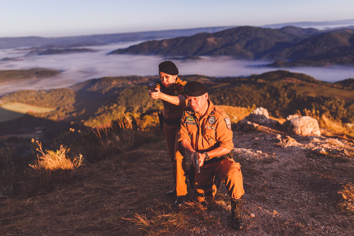 fotografa familia Curitiba - nascer do sol morro do cal familia dany