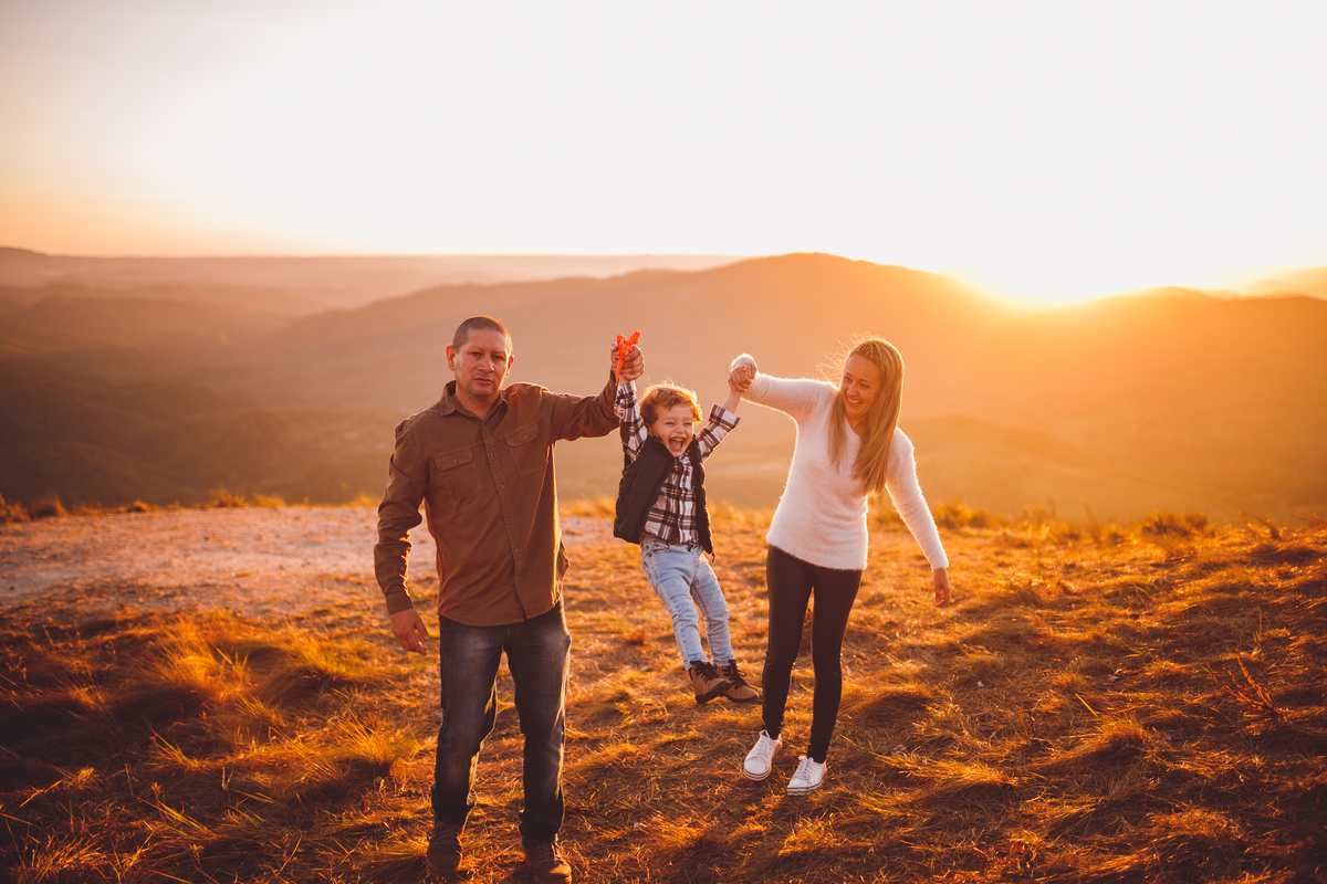 fotografa familia Curitiba - nascer do sol morro do cal familia dany