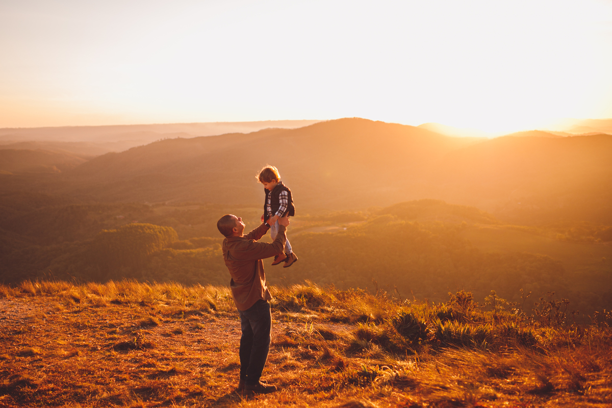 fotografa familia Curitiba - nascer do sol morro do cal familia dany