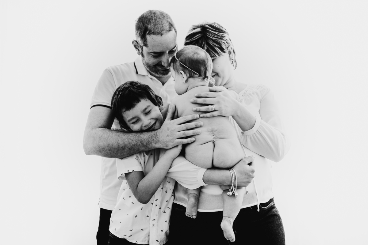 fotografa familia curitiba - ensaio estudio bebe menina