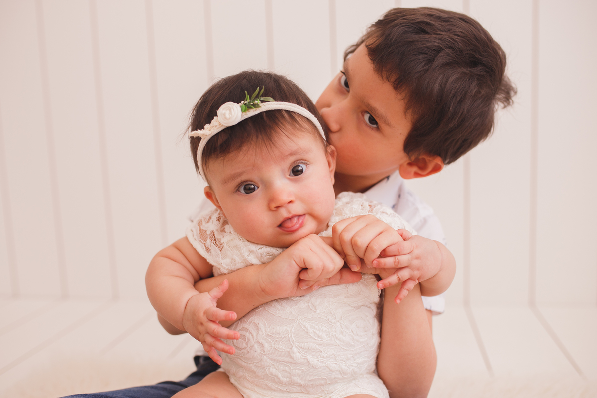 fotografa familia curitiba - ensaio estudio bebe menina