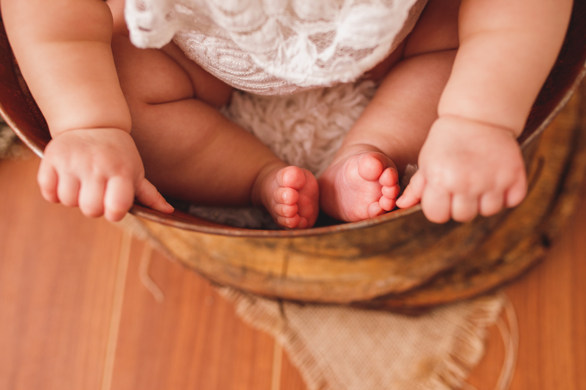 fotografa familia curitiba - ensaio estudio bebe menina